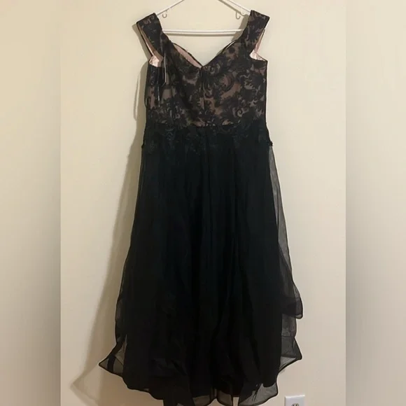 City Chic Elegant Black Dress High Low Design - Picture 5 of 11